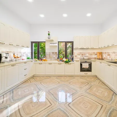 빌라 Forest Paradise Khunevtsi